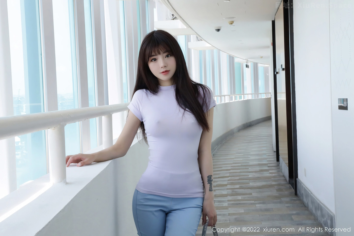 图片[4]-[XiuRen秀人网] VOL.5384 模特佘贝拉bella三亚旅拍紫色收身衣配长裤秀完美身材诱惑写真84P-秀人网官方网站